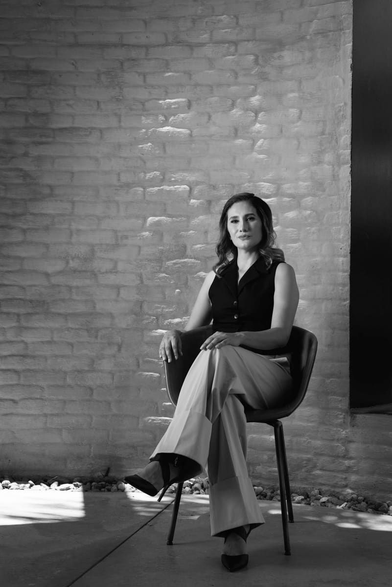 Retrato en blanco y negro de Josefina Durán, parte del equipo de Casa Clementina